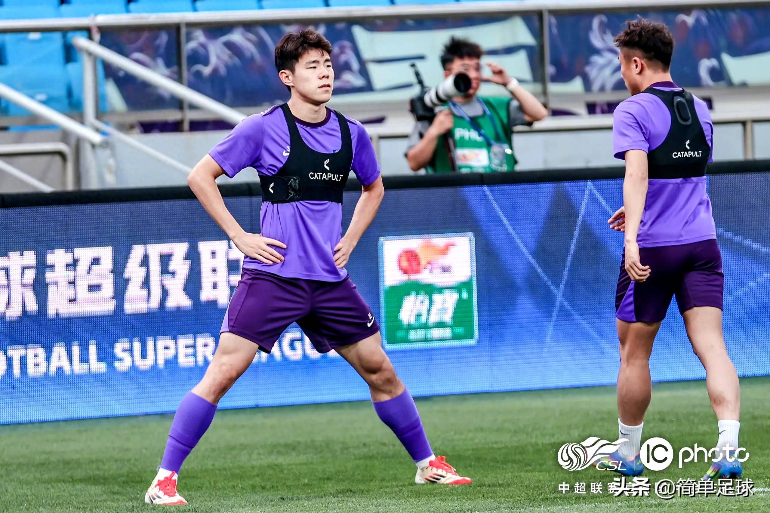 九游体育官网-上海申花发布备战花絮，清晨主帅复盘，中超任务艰巨，球队文化再被提及