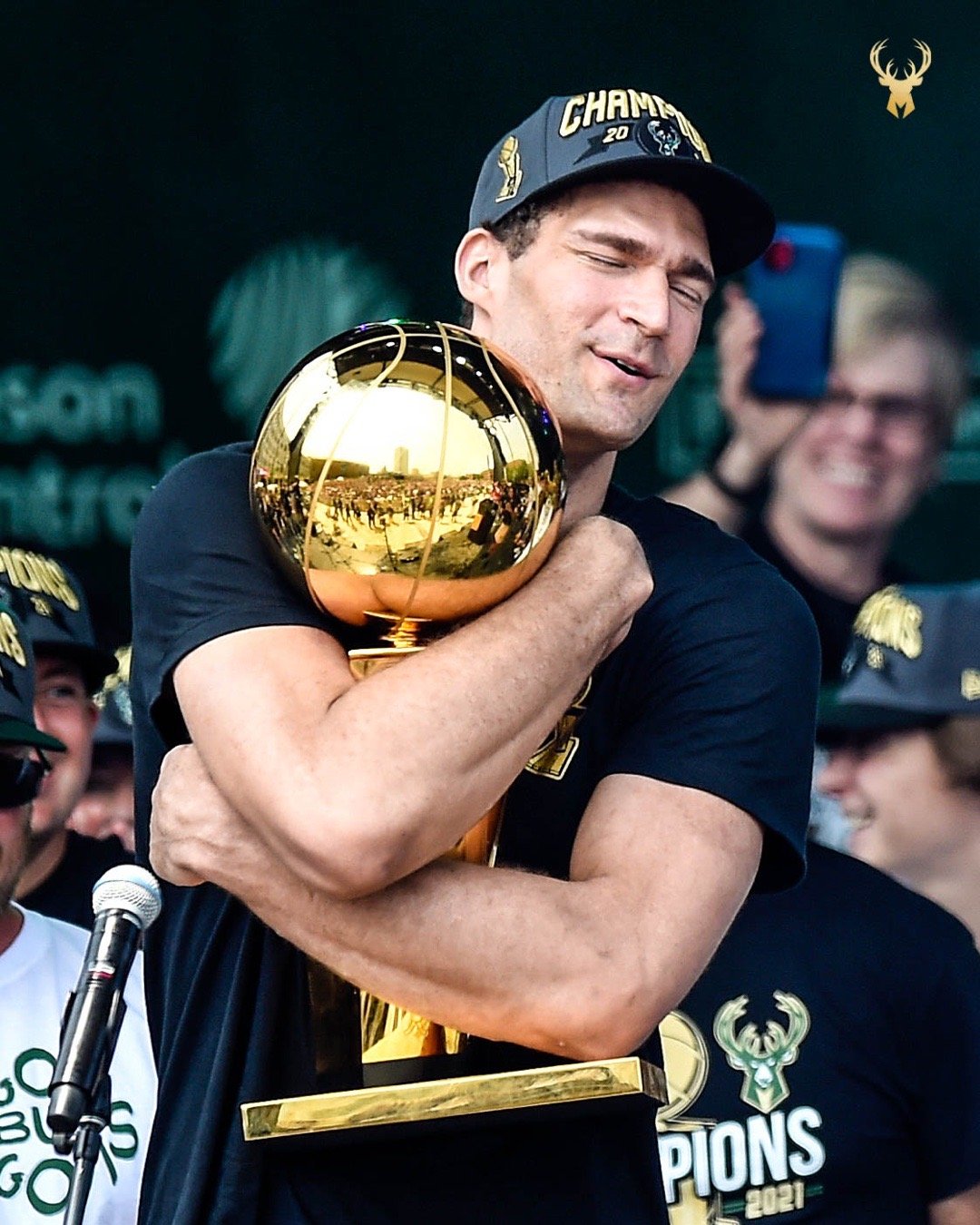 关于意大利杯倒计时，密尔沃基雄鹿清晨止住颓势，细节引发关注，底气十足，轮换策略成焦点的信息